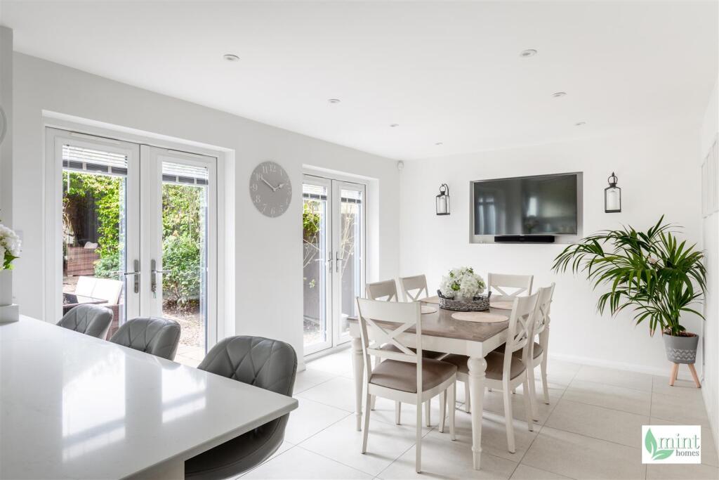 Watermark - 24 Palmer Crescent-25.jpg