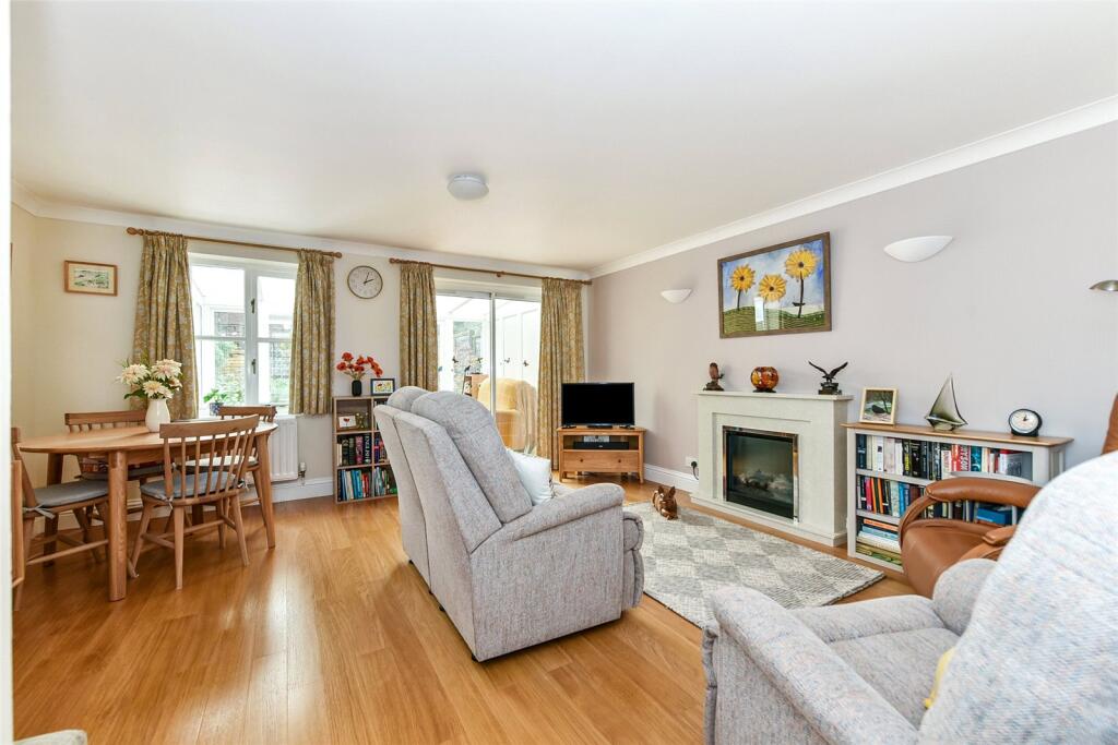 Sitting/Dining Room