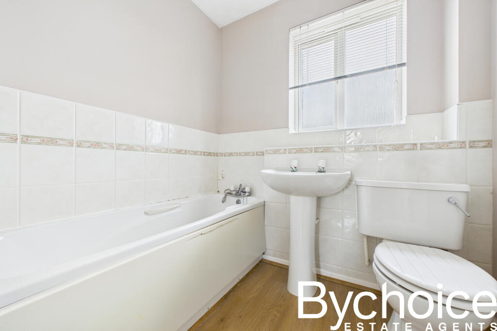 CAM05454G0-PR0068-STILL008