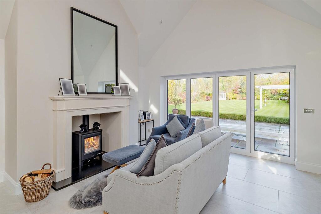 8668417-Stills-interior04(1)-v2-800.jpg