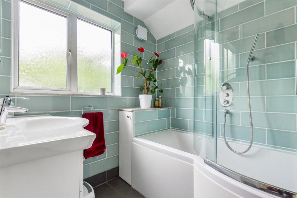 Family Bathroom.jpg