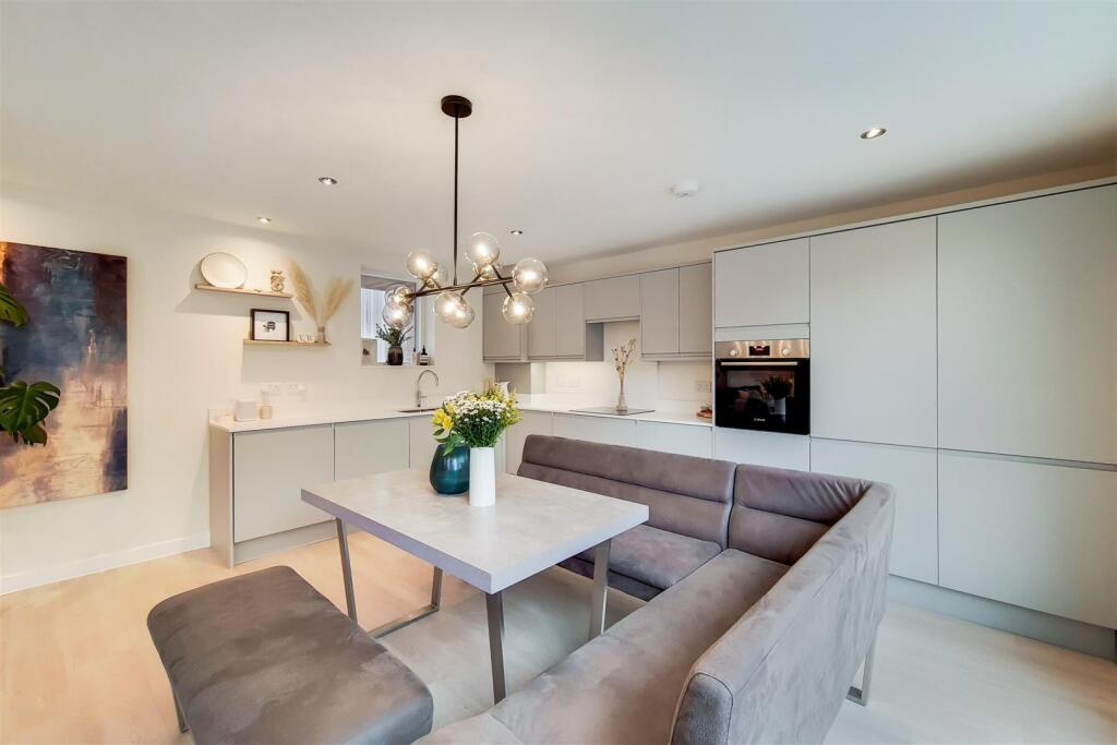 4_Kitchen-Reception-4.jpg