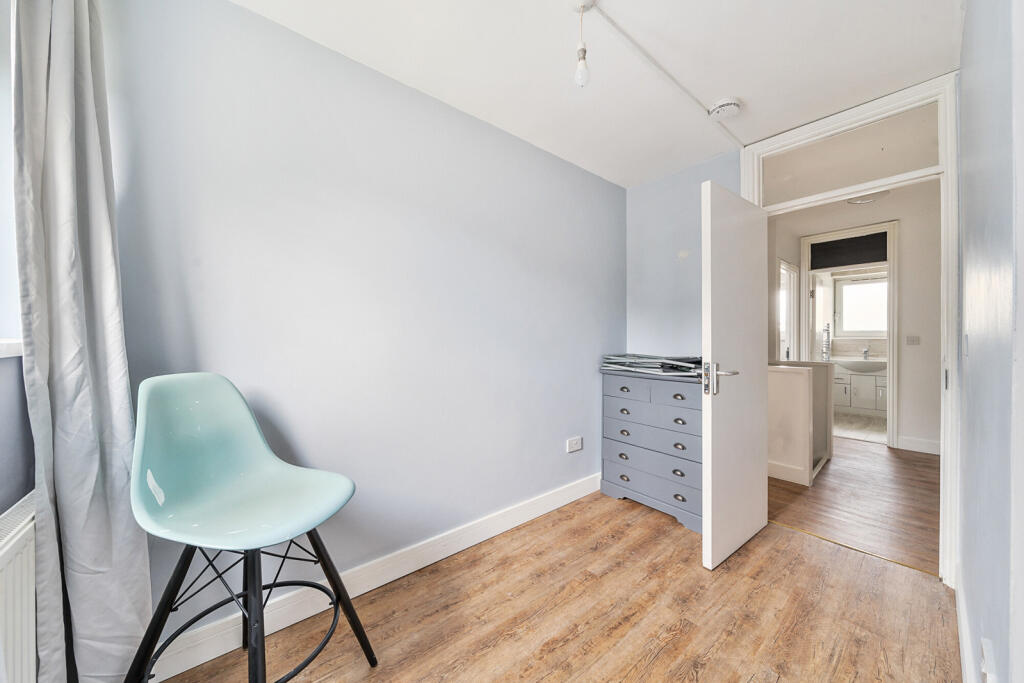 1317933-7-685d13c...