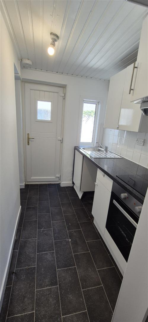 12 Burnbank Street Kitchen2.png