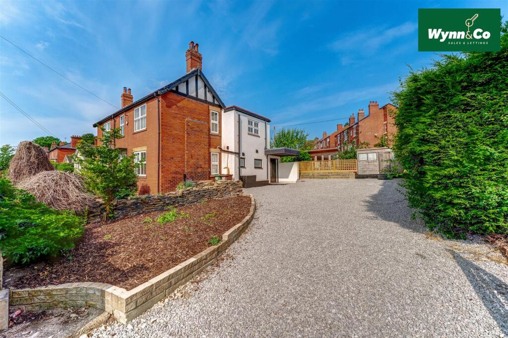 407 Aberford Road-1057L.jpg