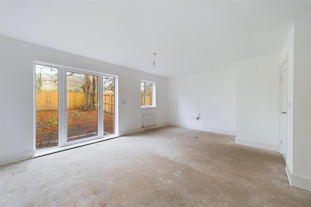 1 and 3, Mulberry Close Abergavenny, NP7 5ES | Fre