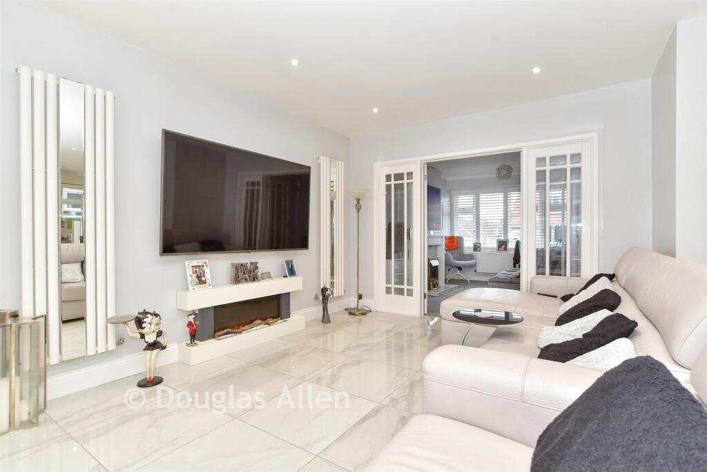 Kitchen/Diner/Lounge