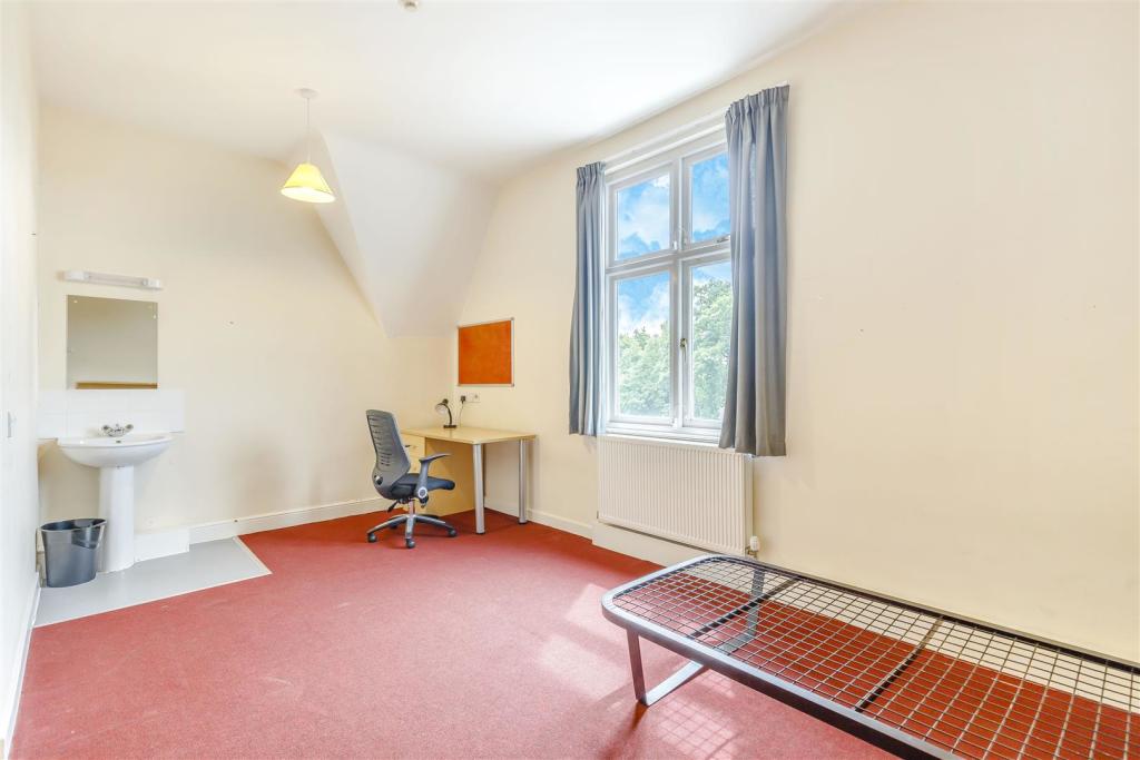8508862-interior01.jpg