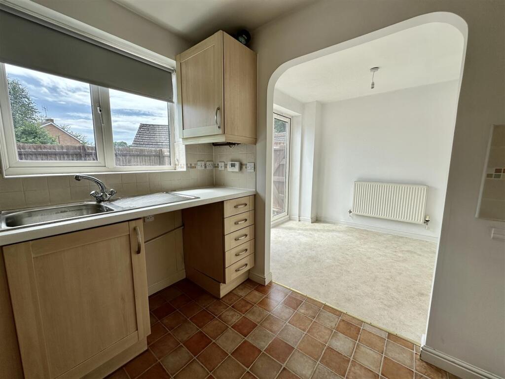 dining/kitchen
