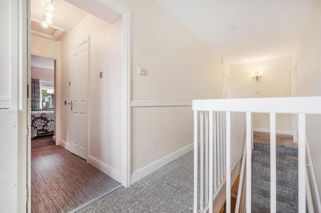 Cyril Bell Close-16.jpg