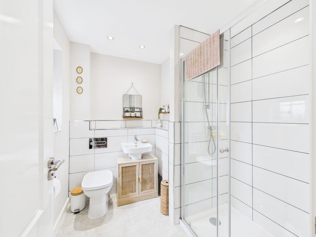 Principal Bedroom Ensuite