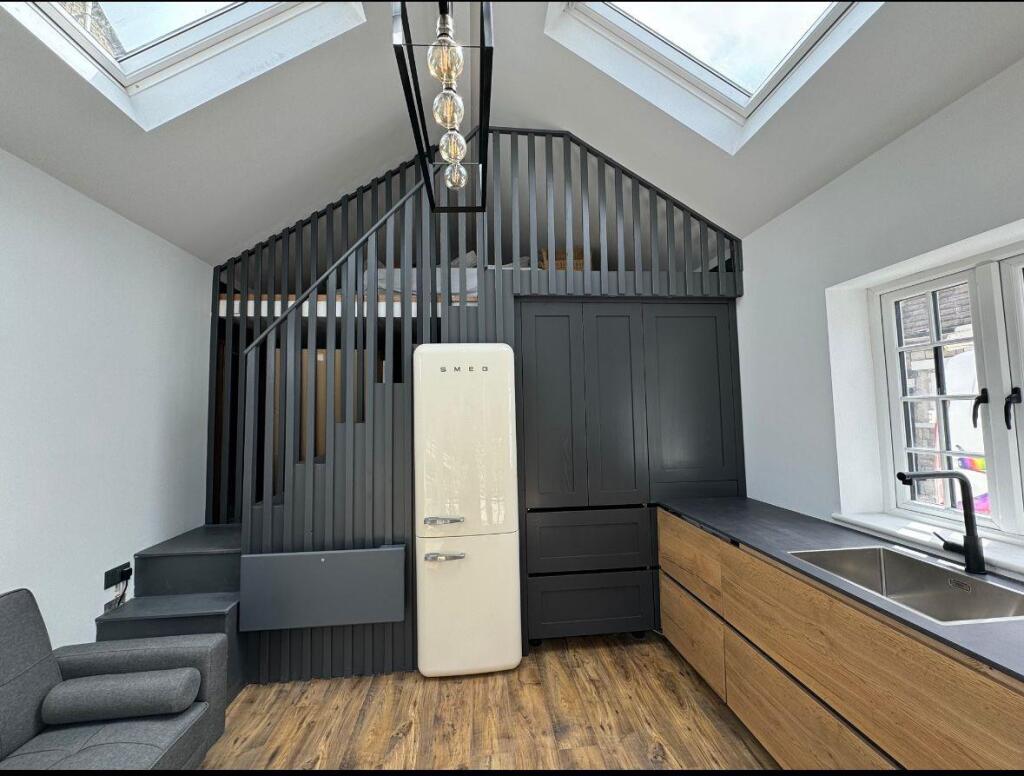 Annexe Lounge/kitchen