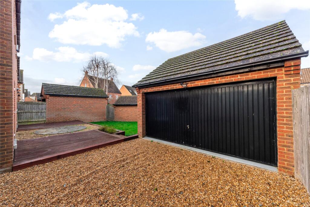 Garage/Driveway