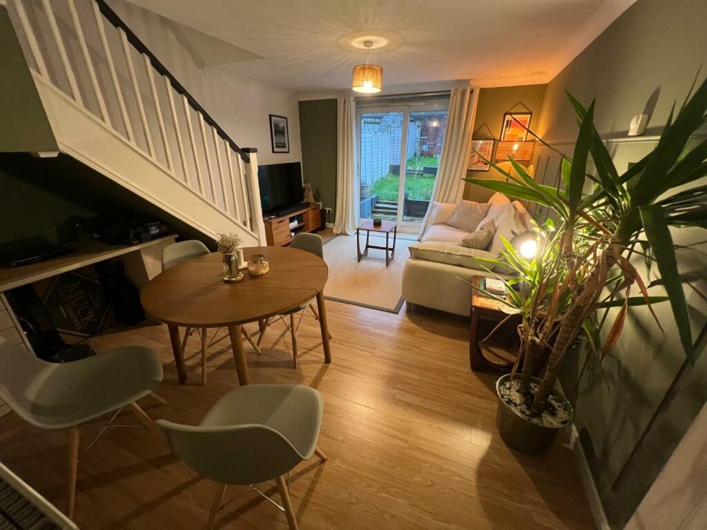 LOUNGE / DINER