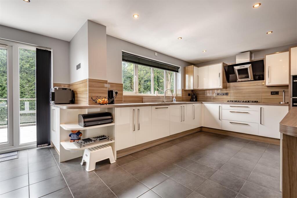 8652251-interior06.jpg
