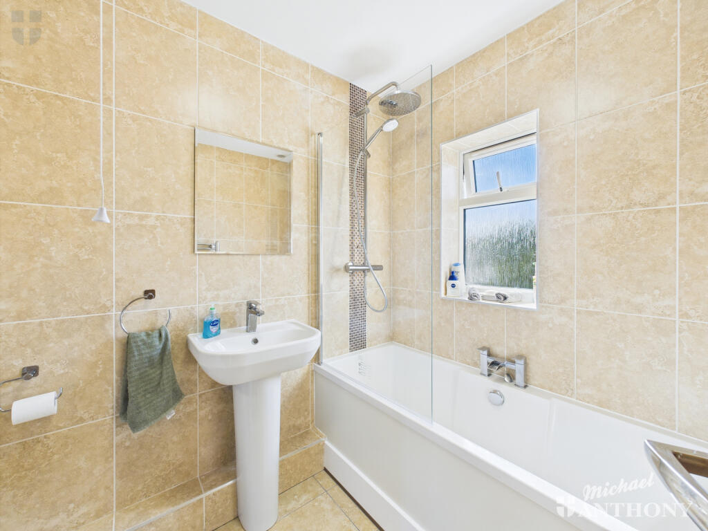 CAM03852G0-PR0442-STILL005