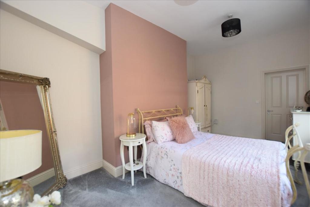 ADDITIONAL BEDROOM PHOTO