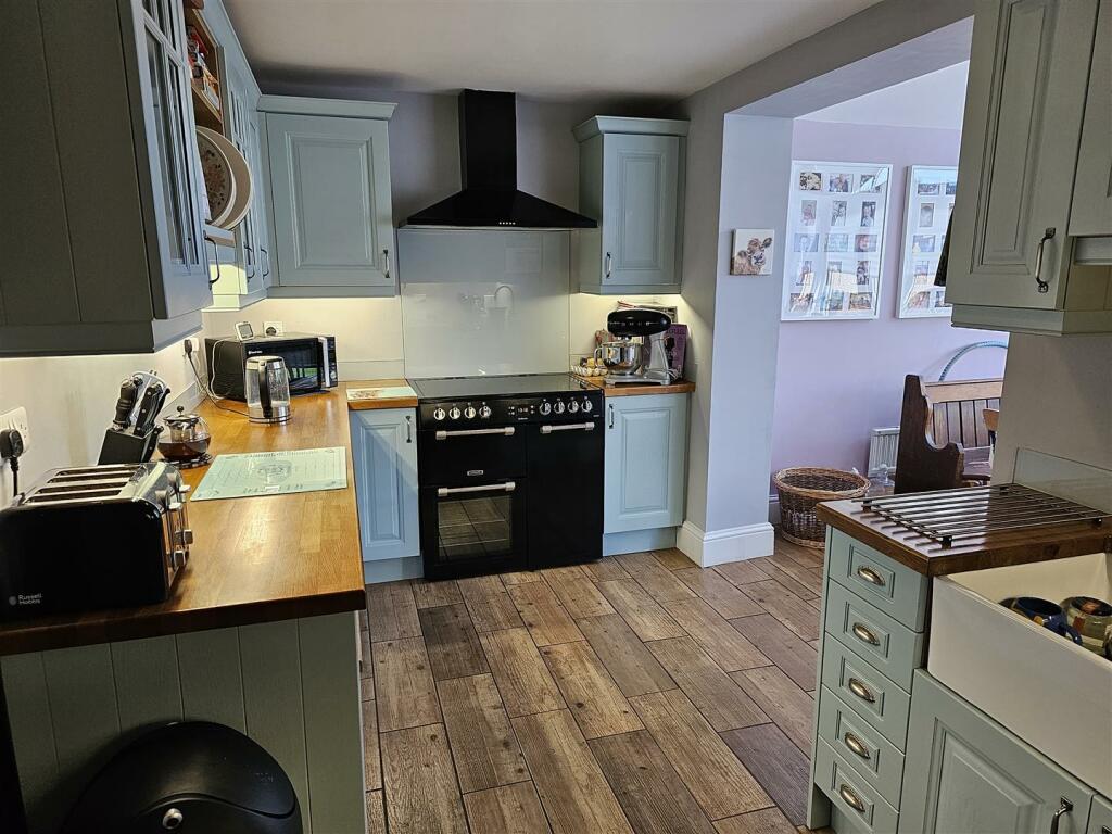 kitchen1.jpg