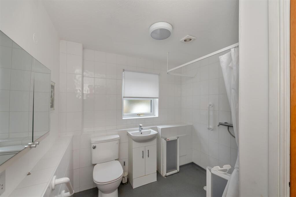 8632387-interior06.jpg