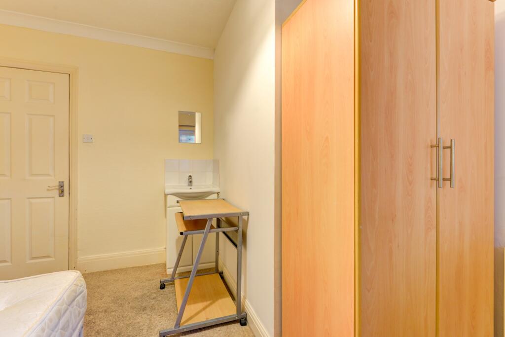 6 Nyetimber Hill Bedroom 2