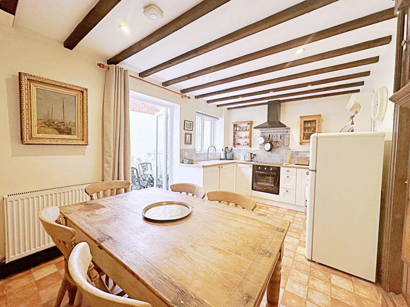 Kitchen/ Dining Room