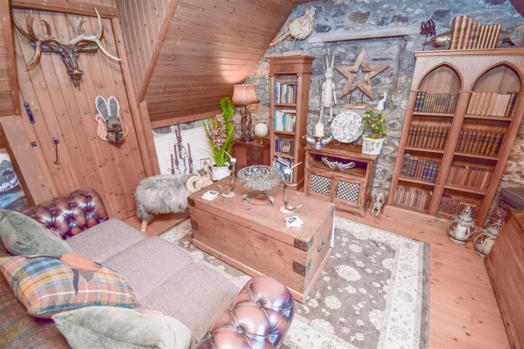 MEZZANINE SNUG.jpg