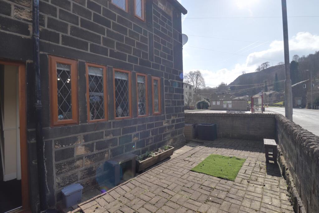 Front garden 1a