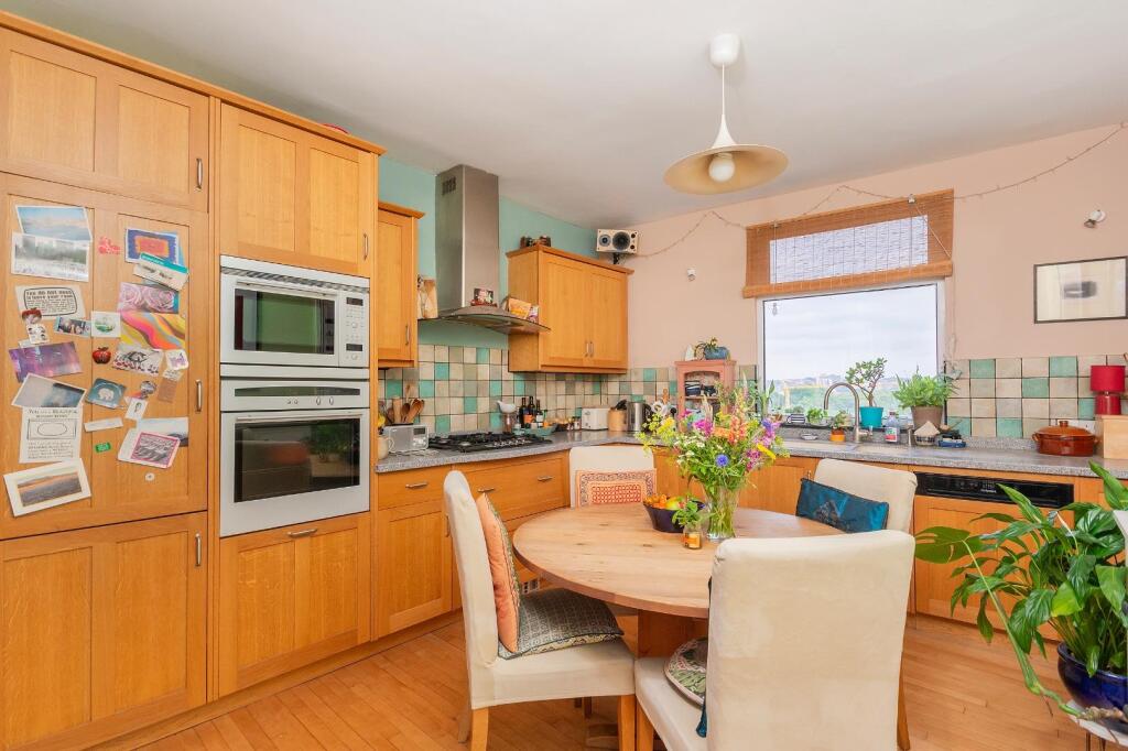 0V7STN - Kitchen Diner C.jpg