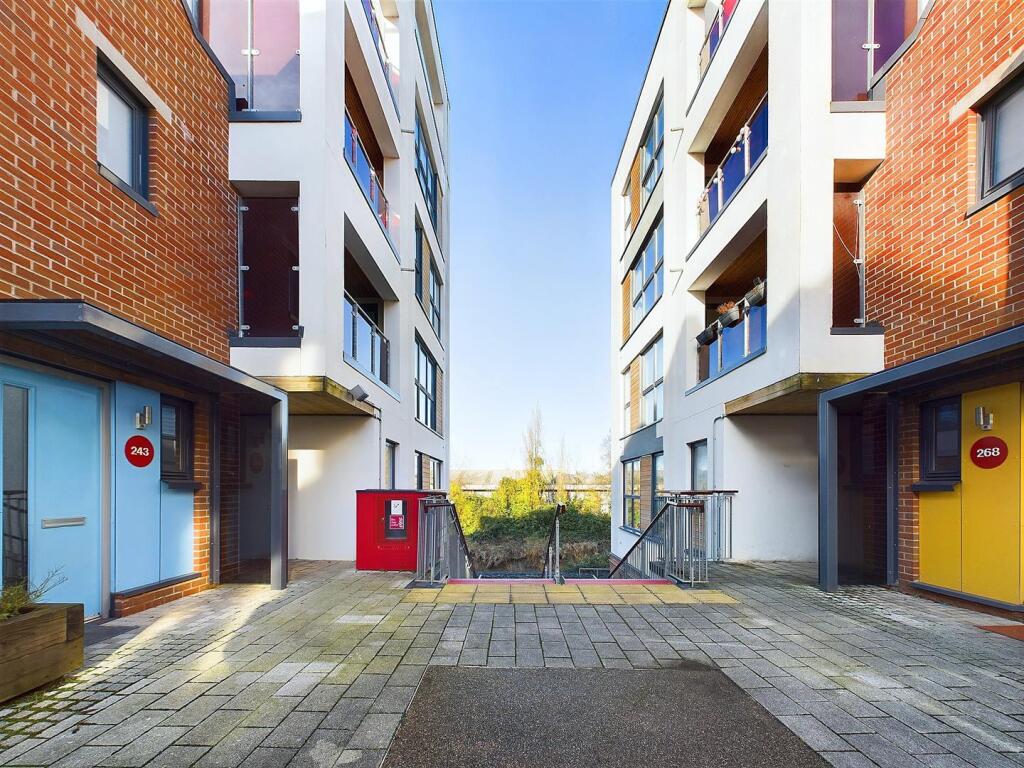 9 - Two-Bedroom Flat for Auction, Paintworks, Bris