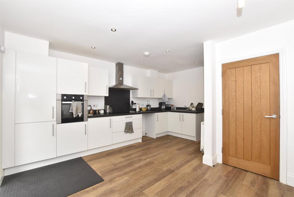 Kitchen/Dining