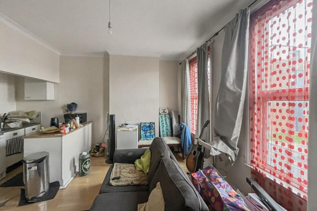Flat 1, 110 Portland Road, South Norwood London, SE25 4PJ