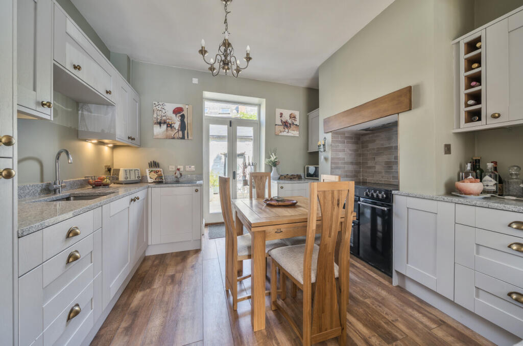 1340797-4-68a744f...