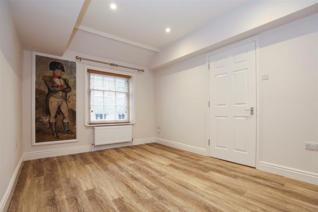 8 Guildhall Street [Bedroom Three].jpg