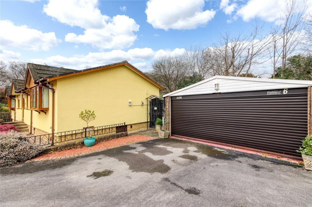 Garage/Parking