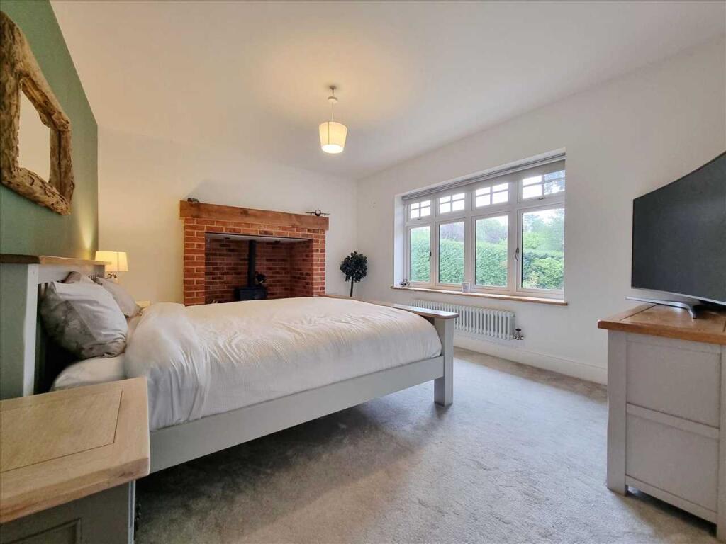 Bedroom 1:
