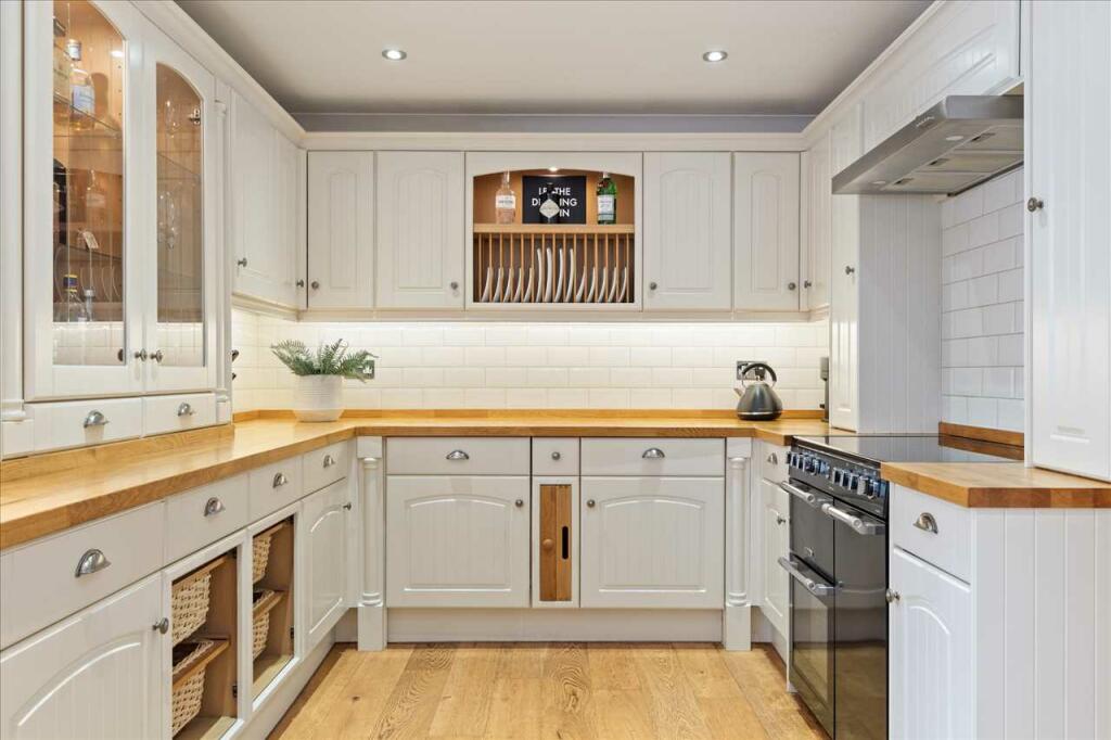 LIVING KITCHEN