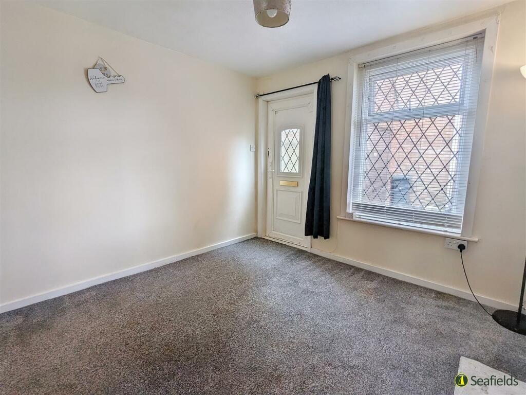 SITTING ROOM