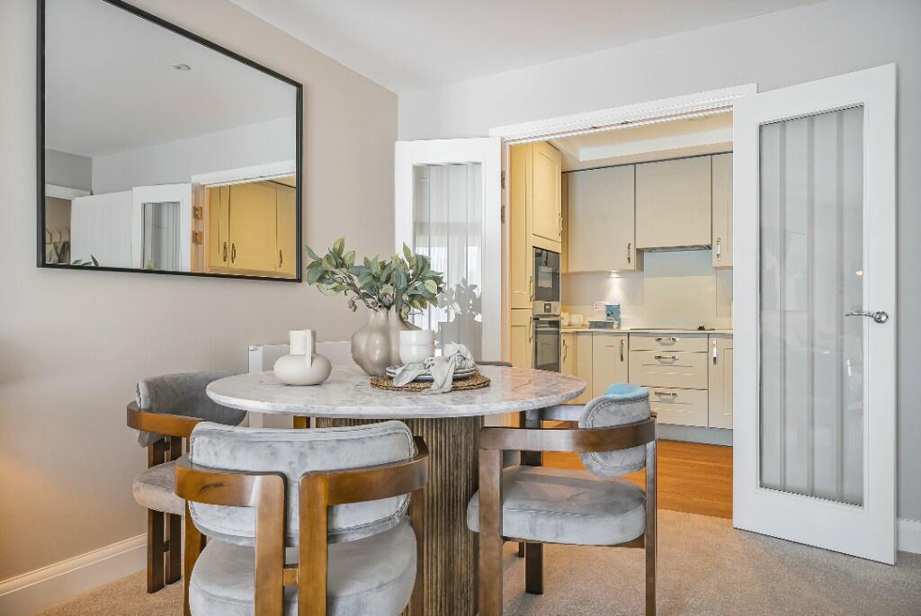 Kitchen / Dining