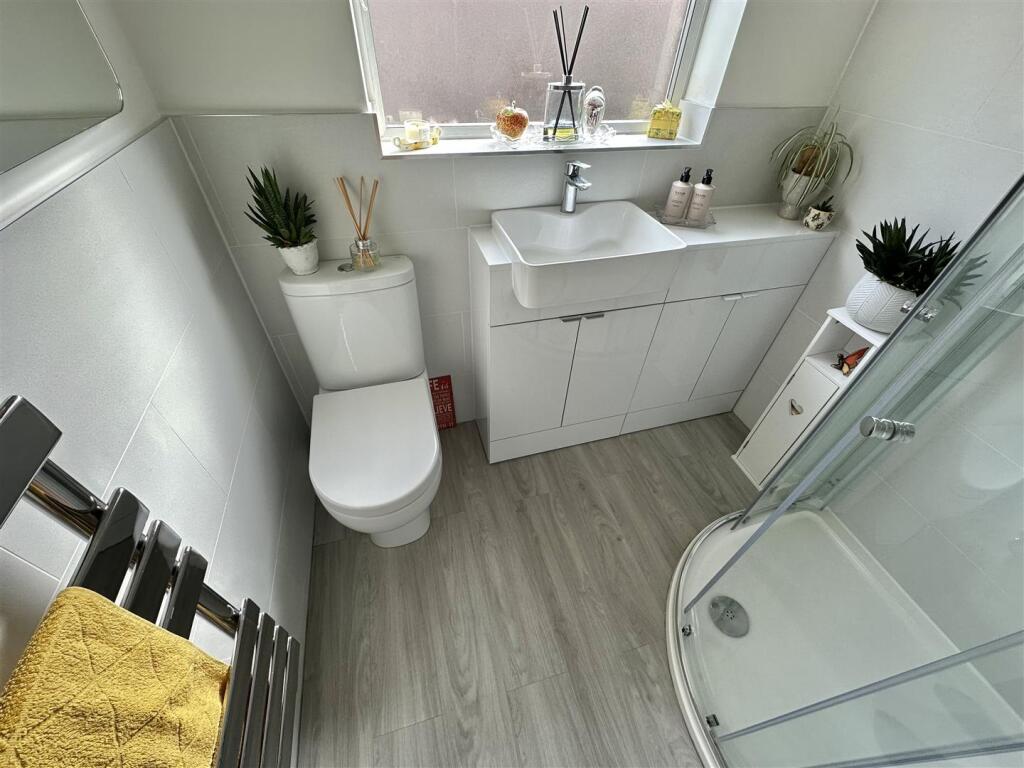 Bramleys Estate Agents - Cornmill Crescent (11).jp