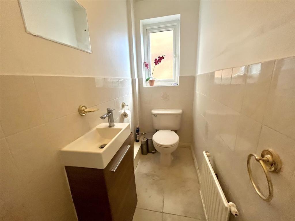 Ground Floor WC.jpg