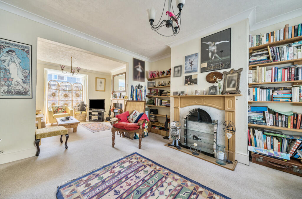 1310921-5-6852dd8...