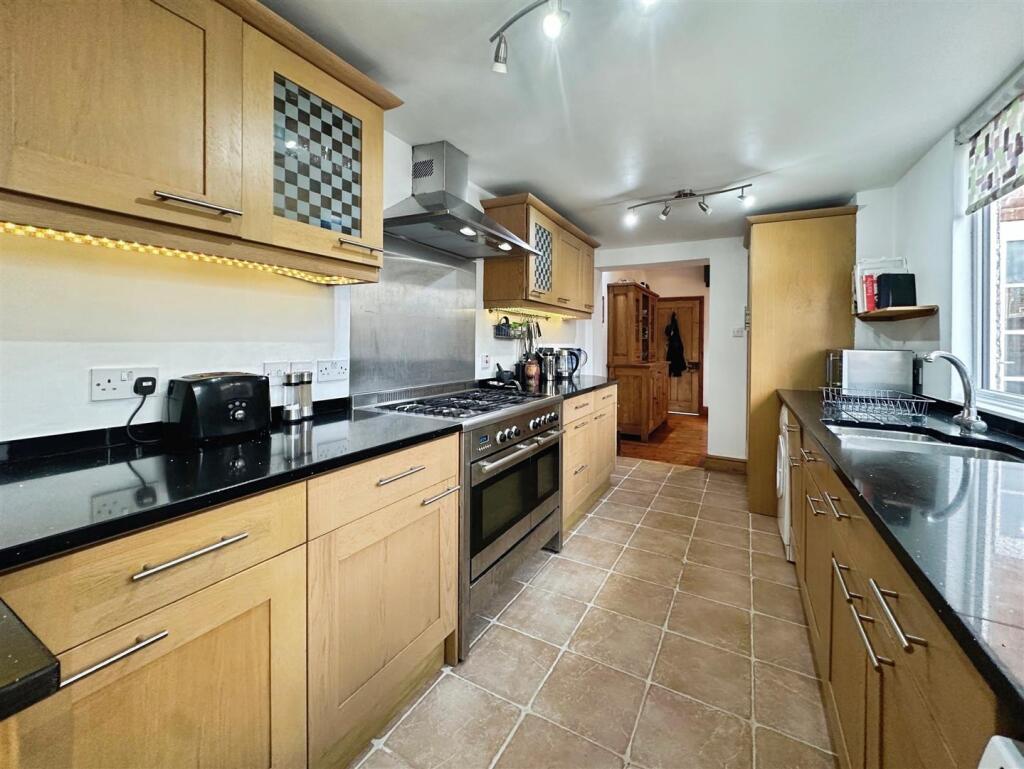 93b14392--4480-9557-F0BB93C216BB-16531-0000068BE0D