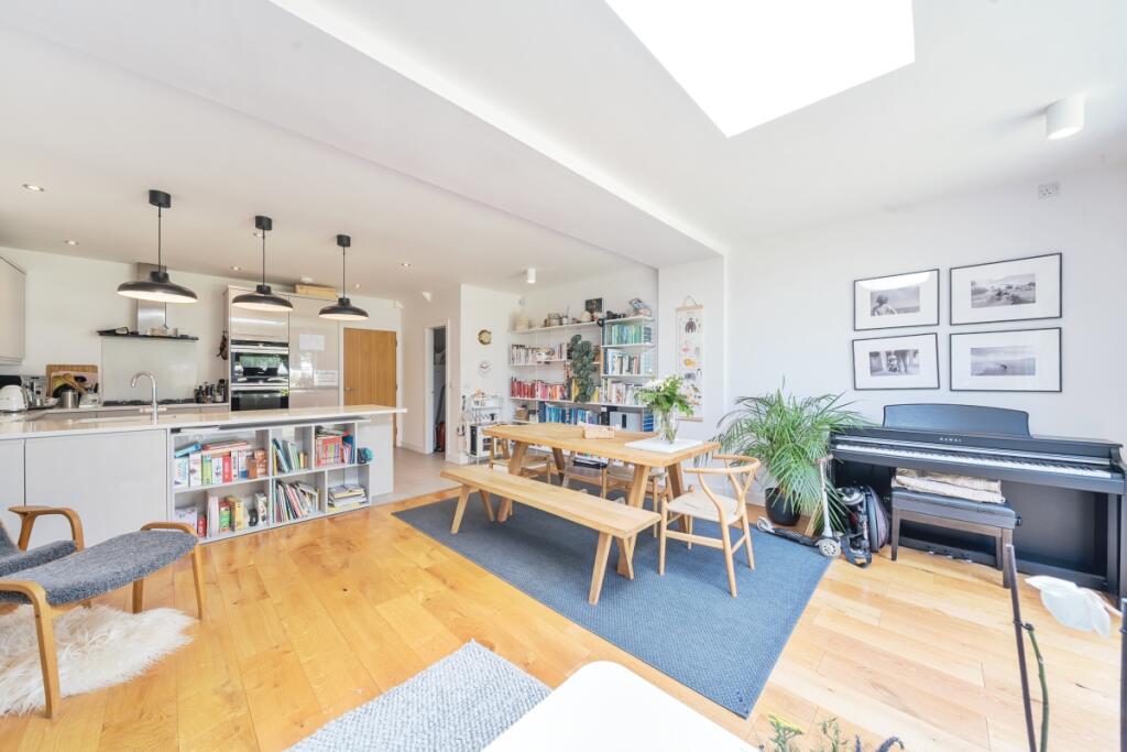 1312115-22-685028...