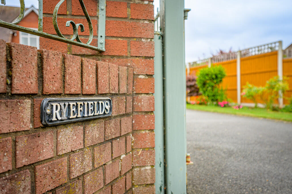 Ryefields Sign 
