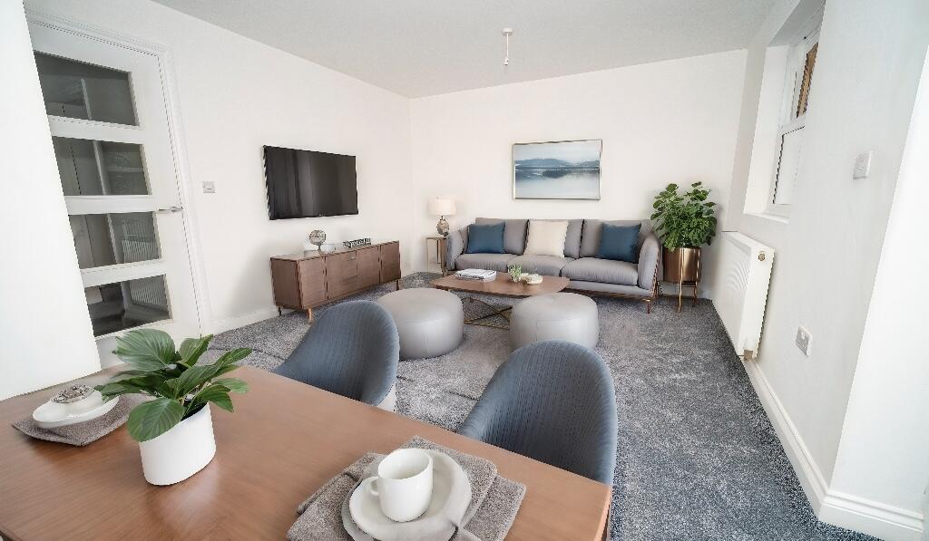 Lounge/Dining