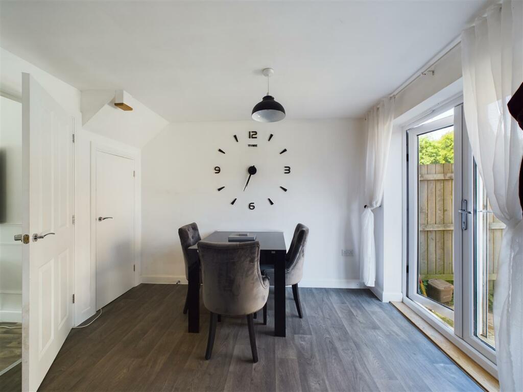 KITCHEN/ DINER