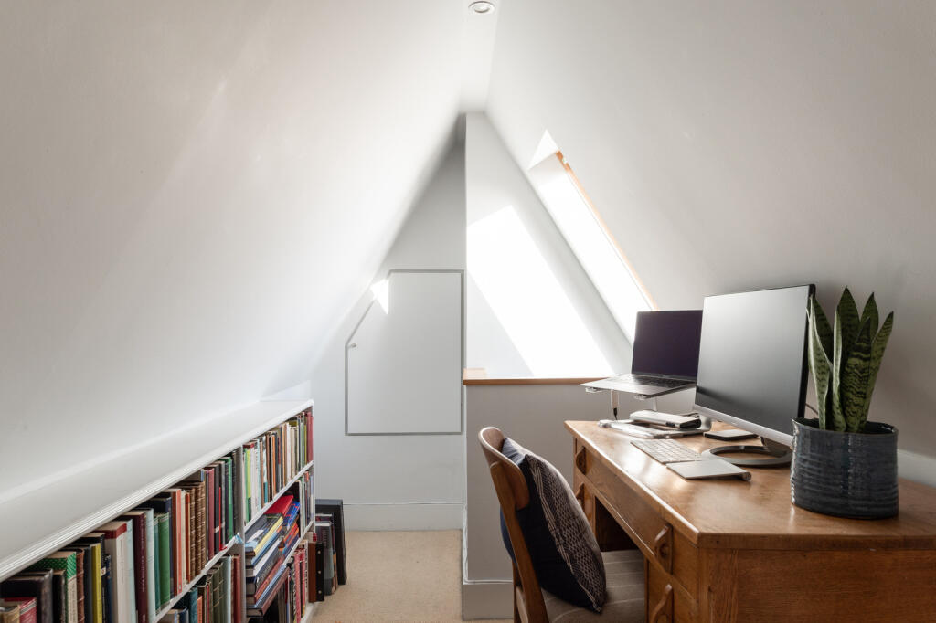 75367 - Hill House_The Modern House (3).jpg