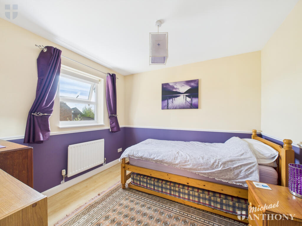 CAM03218G0-PR0615-STILL016