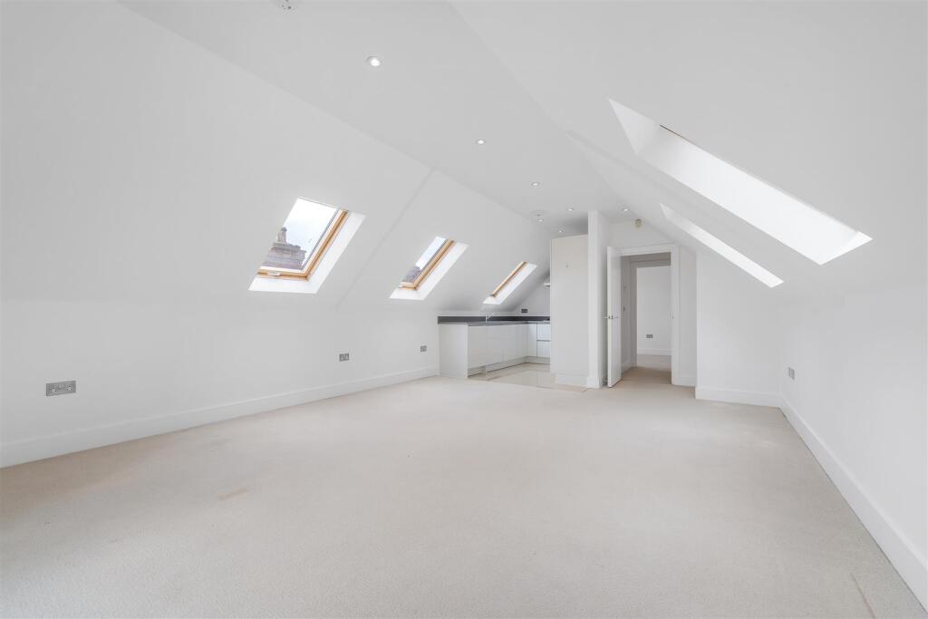 8 Sanderson Apartments-8.JPG