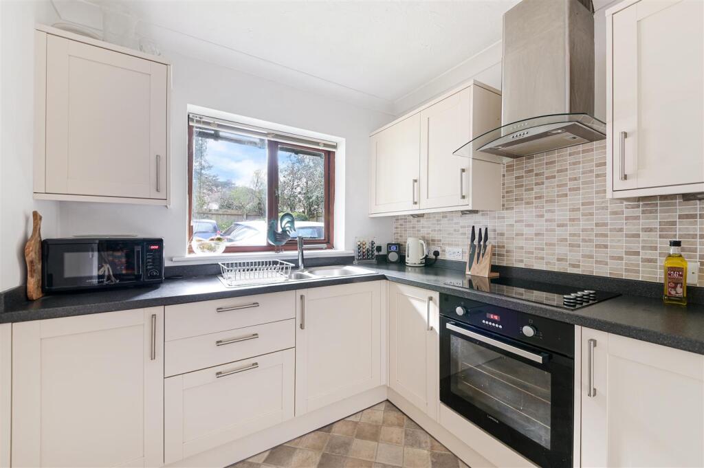 HOOKFIELD MEWS (10).jpg